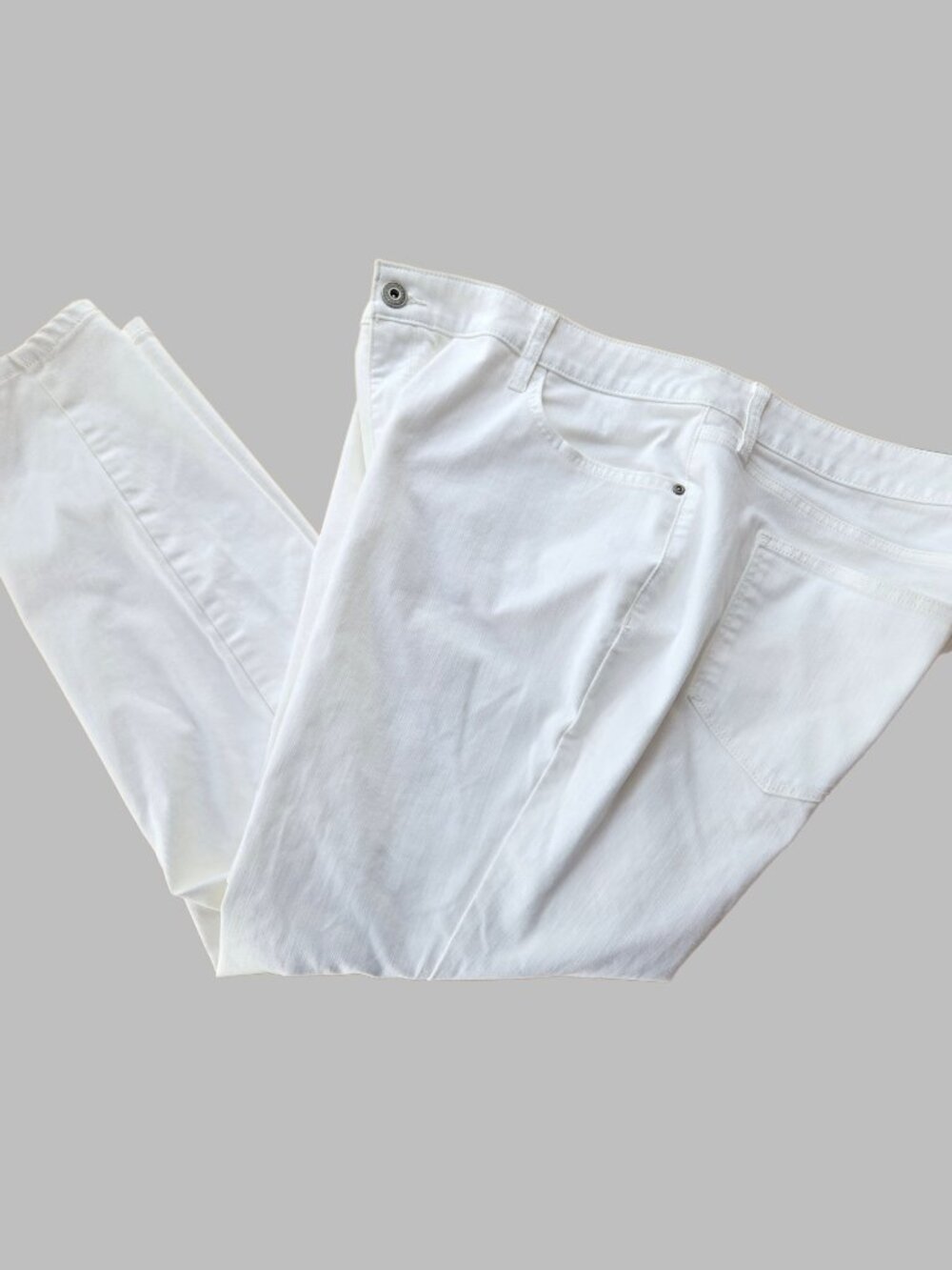 St John's Bay Women's 22W Skinny Leg White Jeans